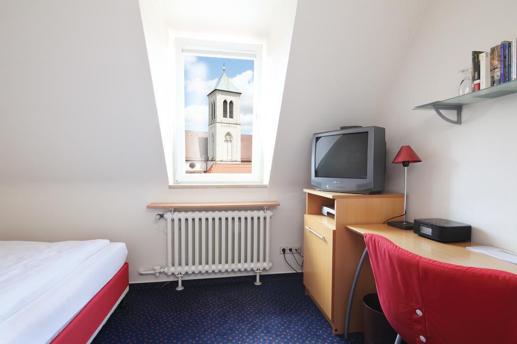 Hotel Am Rathaus Freiburg im Breisgau Rum bild