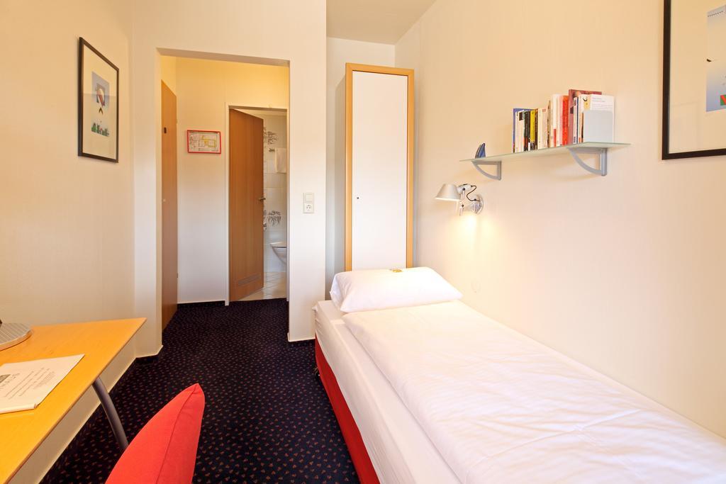 Hotel Am Rathaus Freiburg im Breisgau Rum bild